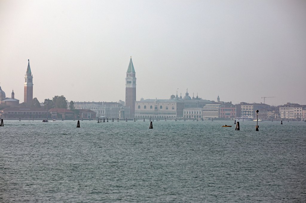 574B4512_c.jpg - Hazy  Venice 